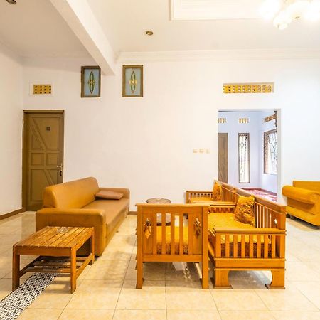 Spot On 2395 Hotel Aden 2 Syariah Tasikmalaya Εξωτερικό φωτογραφία