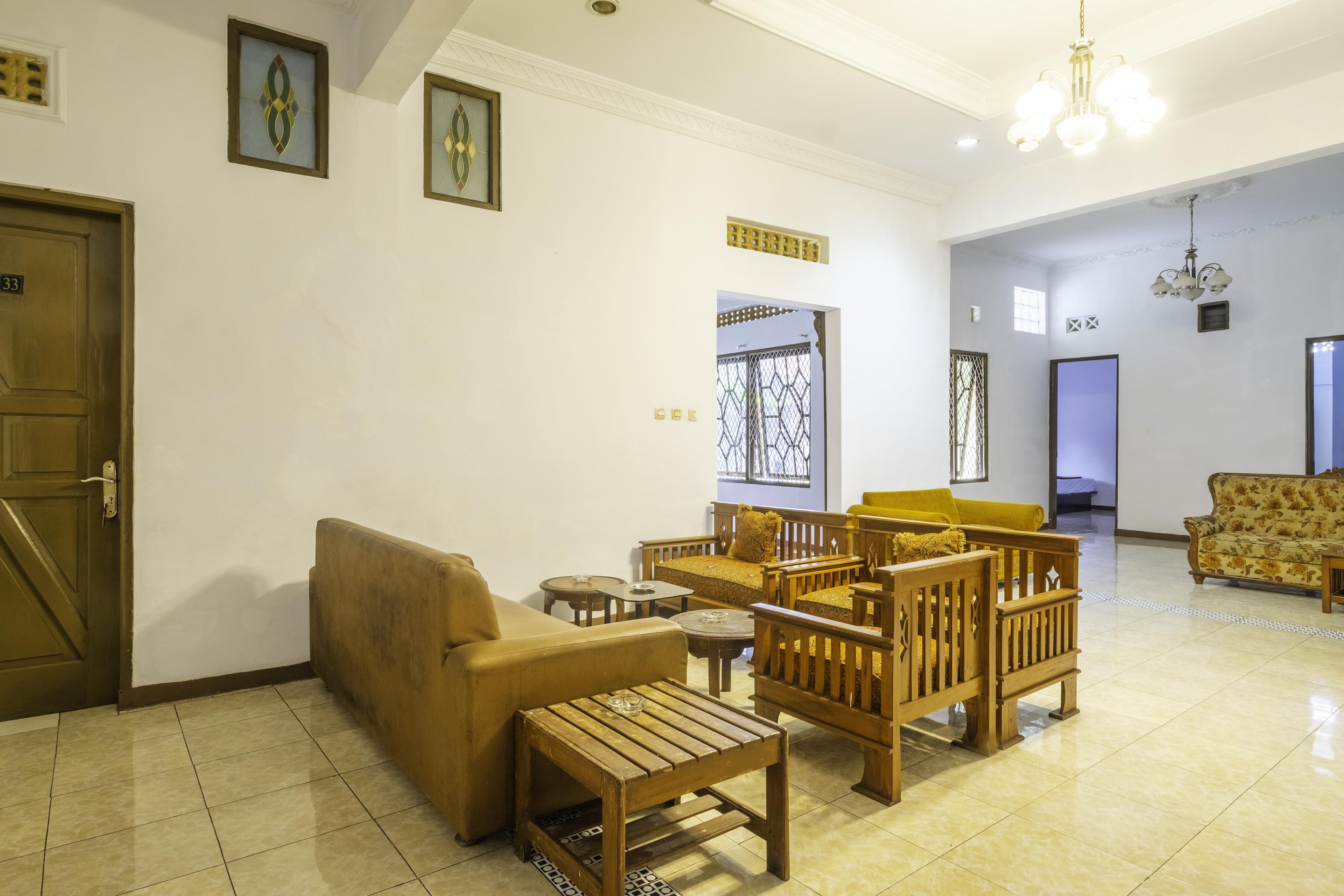 Spot On 2395 Hotel Aden 2 Syariah Tasikmalaya Εξωτερικό φωτογραφία